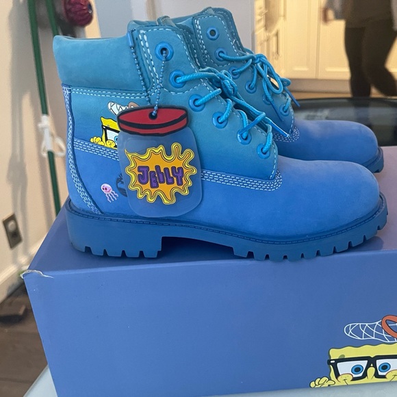 Timberland SpongeBob like new size 2 1/2 with box - Picture 5 of 5